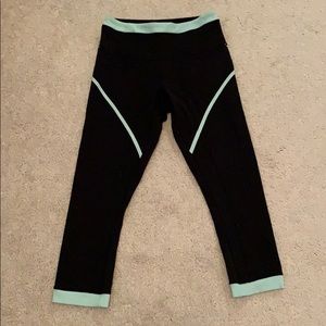 Lululemon Athletica Black/Green Crop Pants
